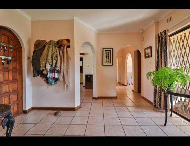 4 BEDROOM FREEHOLD TO LET IN WORLDS VIEW